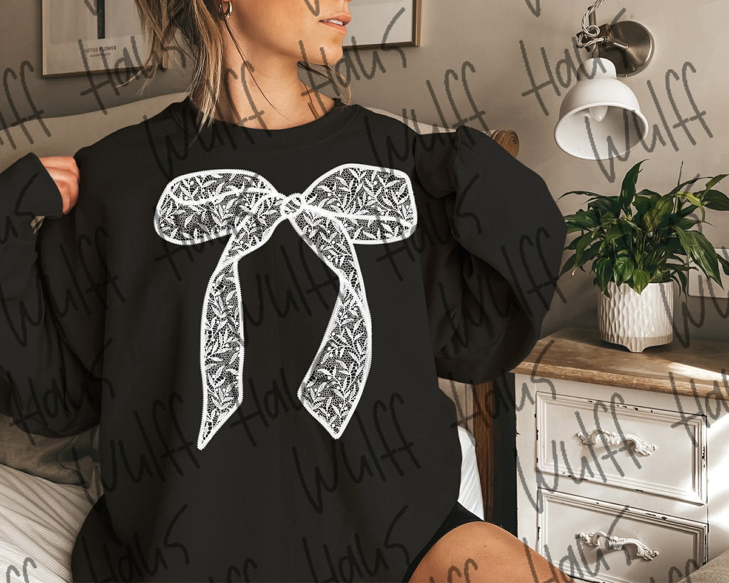 white lace bow | Crewneck